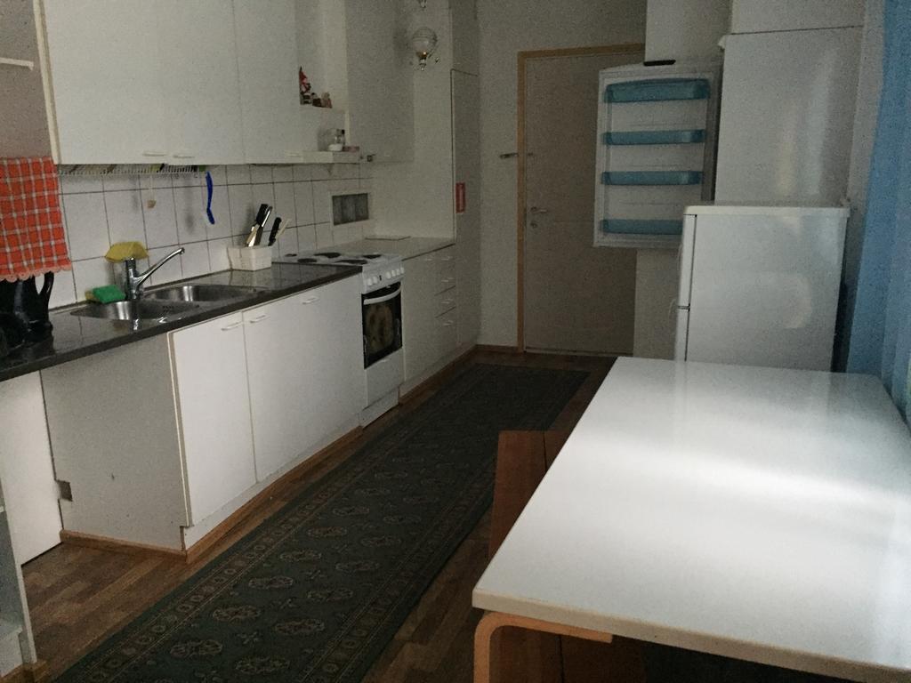 Guesthouse Julia Kajana Exteriör bild