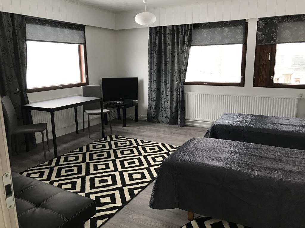 Guesthouse Julia Kajana Exteriör bild